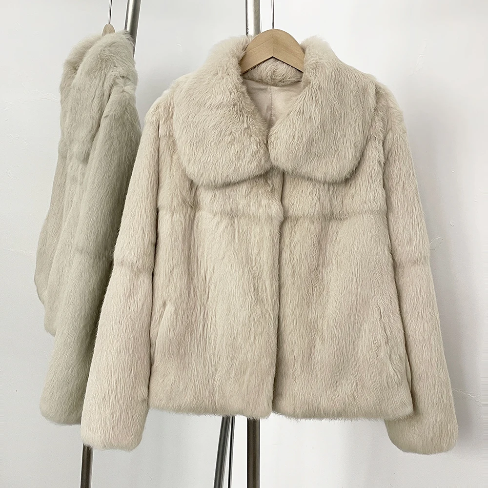 Winter Clothing Store - เสื้อแจ็คเก็ตขนกระต่ายแท้แบบสั้นธรรมชาติใหม่ปี 2025 เสื้อผ้าฤดูใบไม้ร่วงฤดูหนาวแฟชั่นผู้หญิง เสื้อโค้ทขนสัตว์แท้ที่ให้ความอบอุ่นและสง่างาม เสื้อคลุมผู้หญิง