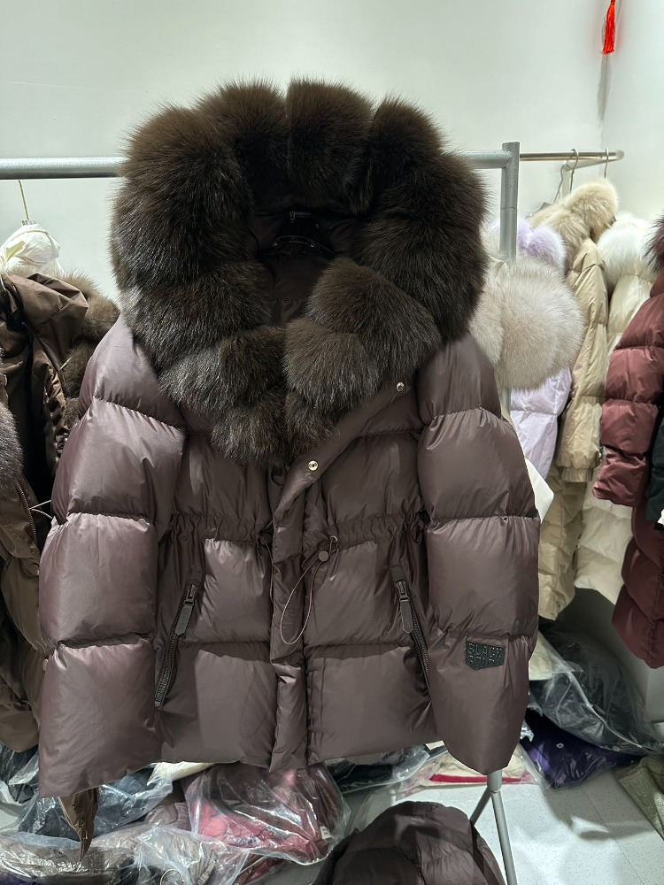 Winter Clothing Store - เสื้อแจ็คเก็ตขนสัตว์แท้สำหรับผู้หญิง แฟชั่นฤดูหนาว เสื้อโค้ทขนเป็ด ขนฟ็อกซ์และแรคคูนธรรมชาติ ปกเสื้อขนสัตว์ แจ็คเก็ตพาร์กาสุดหรู